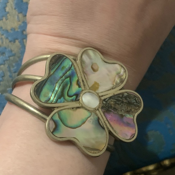 Abalone Shell & Mother of Pearl Bracelet - Picture 7 of 10